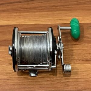 Vintage Penn Long Beach 65 Reel Green Handle *Nice & Clean